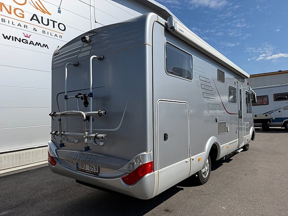 Hymer B 675 SL Mercedes (150HK Automat) Långbäddar & hyttsäng! Solcell Centraldammsugare! Litium! Cykelställ i garage! U 20 of 20