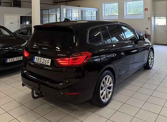 BMW 218d 3 of 17