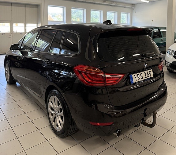BMW 218d 5 of 17