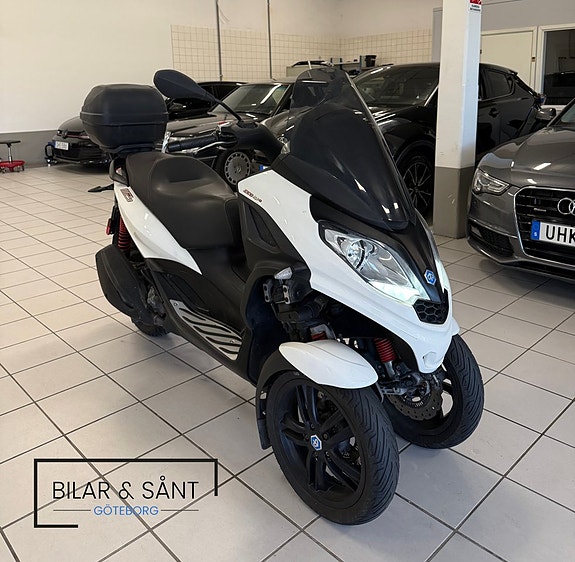Piaggio MP3 300 HPE 0.3 CVT 1550 Mil B-Körkort