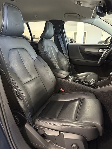 Volvo XC40 17 of 22
