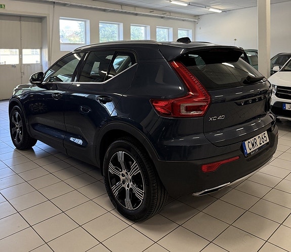 Volvo XC40 3 of 22