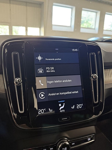 Volvo XC40 10 of 22