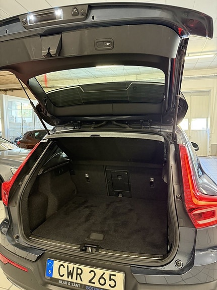 Volvo XC40 4 of 22