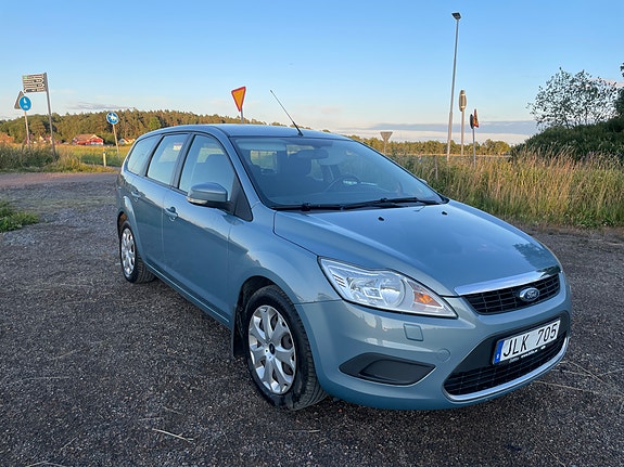 Ford Focus 2 of 5