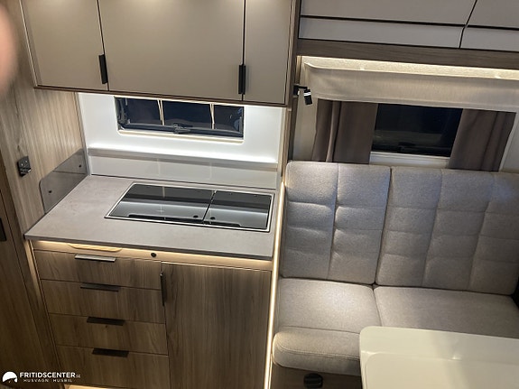 Kabe Novum Compact 720 LXL / 3500 kg B -körkort 8 of 18