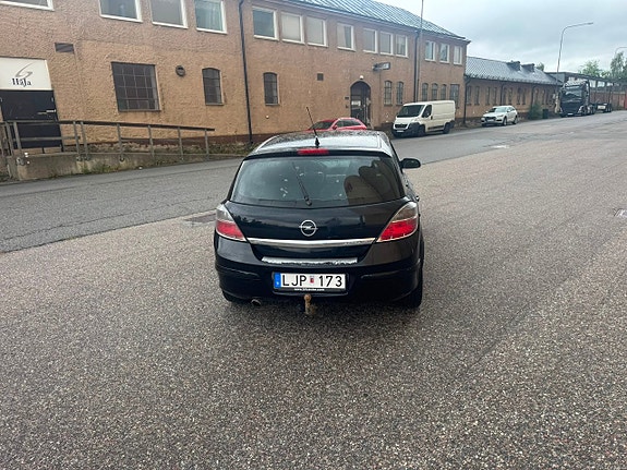 Opel Astra 2 of 5