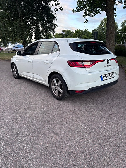 Renault Megane IV 2 of 6