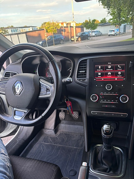 Renault Megane IV 6 of 6