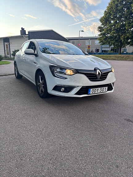 Renault Megane IV 4 of 6