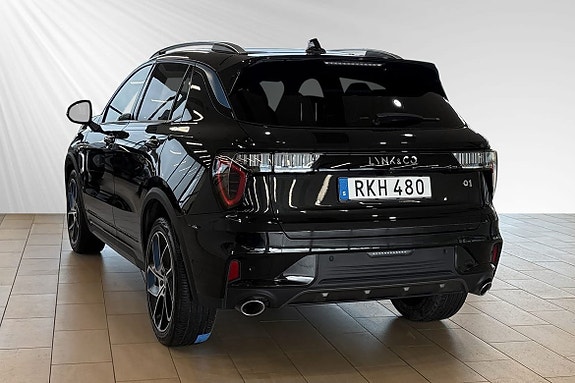 Lynk & Co 01 3 of 5