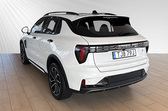 Lynk & Co 01 3 of 5