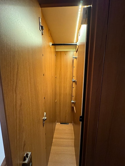 LMC Grand Explorer I800 (180HK AUT) Långbädd! Hydrauliska stödben! ALDE! Vinteranpassad! Stort garage! AC bodel! LÅGA MI 14 of 27