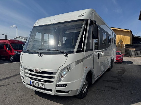 LMC Grand Explorer I800 (180HK AUT) Långbädd! Hydrauliska stödben! ALDE! Vinteranpassad! Stort garage! AC bodel! LÅGA MI 25 of 27