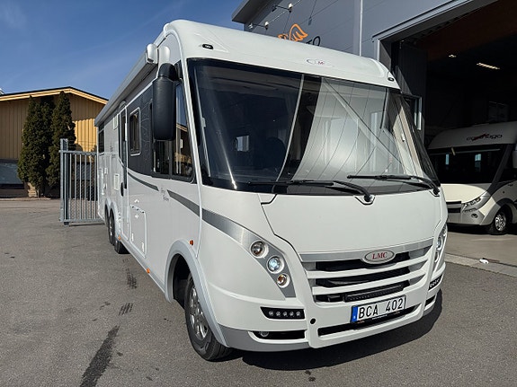 LMC Grand Explorer I800 (180HK AUT) Långbädd! Hydrauliska stödben! ALDE! Vinteranpassad! Stort garage! AC bodel! LÅGA MI 24 of 27