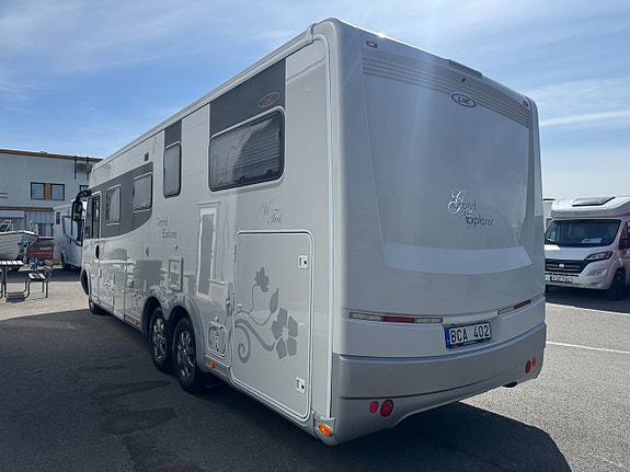 LMC Grand Explorer I800 (180HK AUT) Långbädd! Hydrauliska stödben! ALDE! Vinteranpassad! Stort garage! AC bodel! LÅGA MI 26 of 27