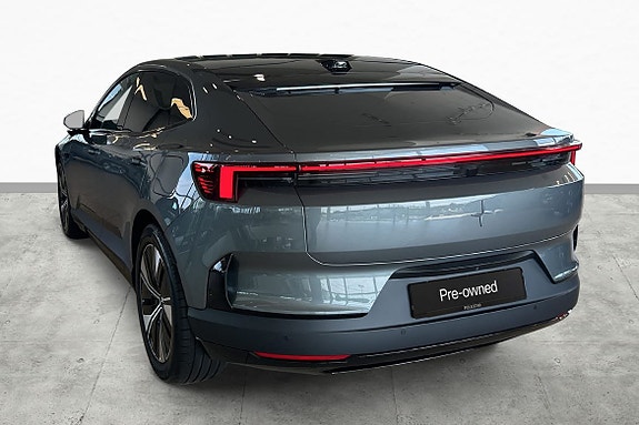 Polestar 4 8 of 30