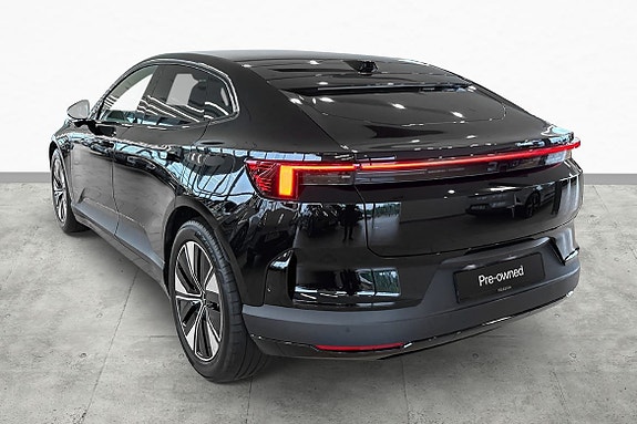 Polestar 4 8 of 30