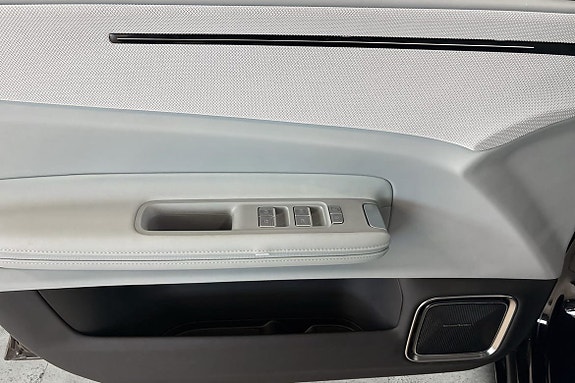 Polestar 4 25 of 30