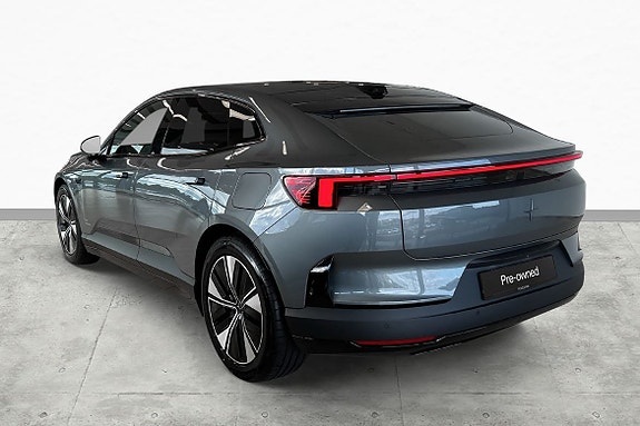 Polestar 4 8 of 30