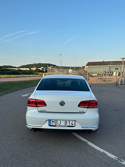Volkswagen Passat 3 of 5