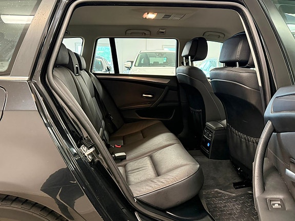 BMW 520i 16 of 27