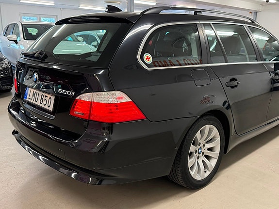 BMW 520i 14 of 27
