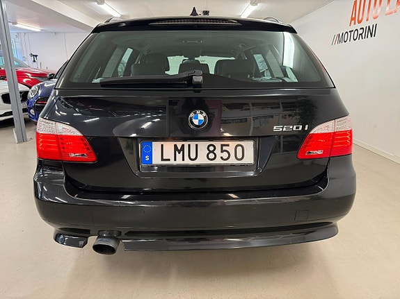 BMW 520i 11 of 27
