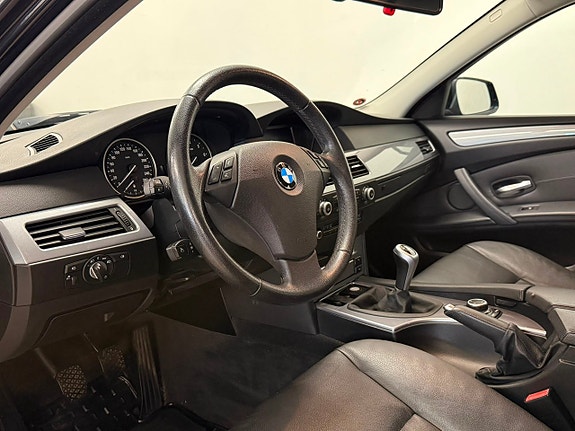 BMW 520i 8 of 27