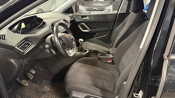 Peugeot 308 5 of 5