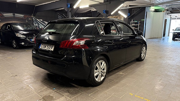 Peugeot 308 3 of 5