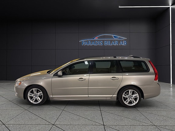 Volvo V70 2 of 5