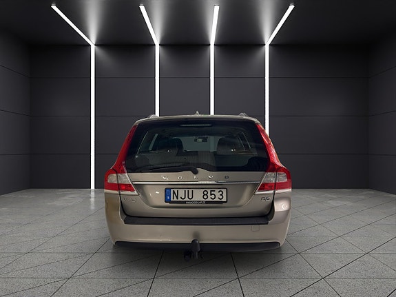 Volvo V70 4 of 5