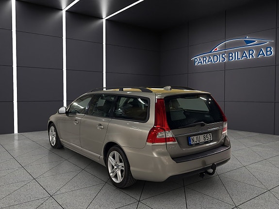 Volvo V70 3 of 5