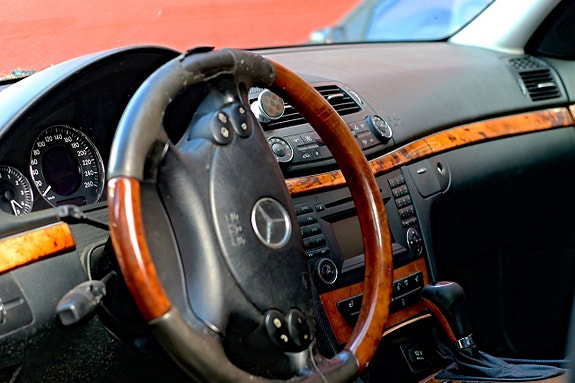 Mercedes-Benz E300 de 3 of 3