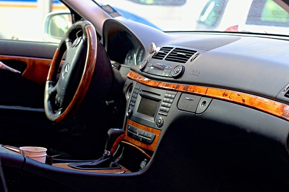 Mercedes-Benz E300 de 2 of 3