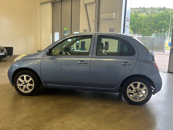 Nissan Micra 4 of 5