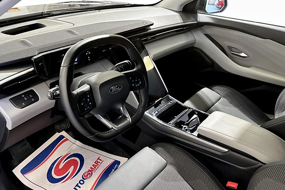 Ford Explorer 8 of 12