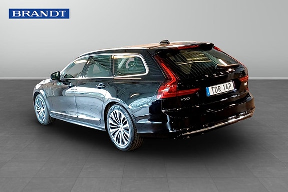 Volvo V90 2 of 5