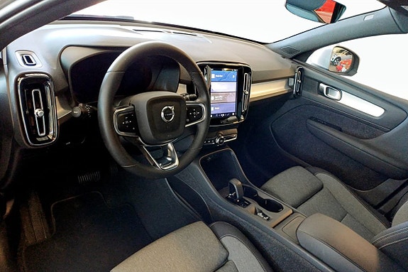 Volvo XC40 5 of 5