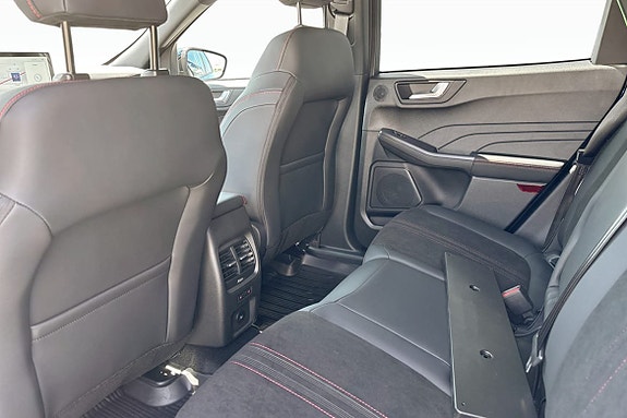 Ford Kuga 8 of 9
