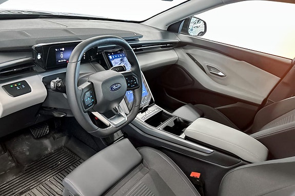 Ford Explorer 8 of 12