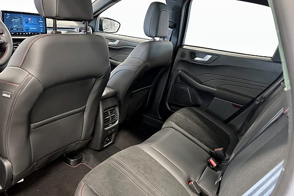 Ford Kuga 10 of 12
