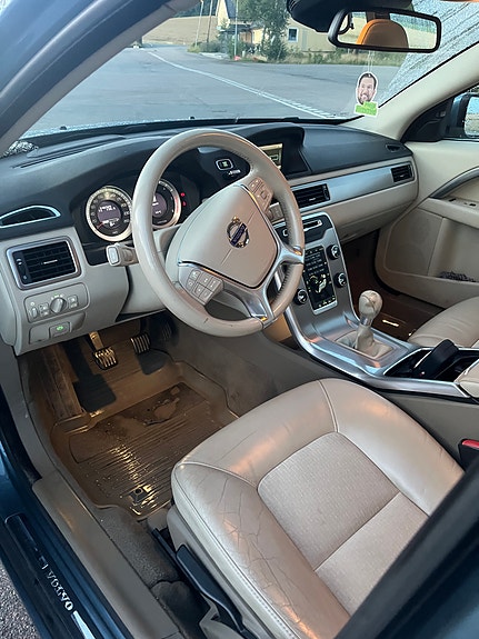 Volvo V70 5 of 5