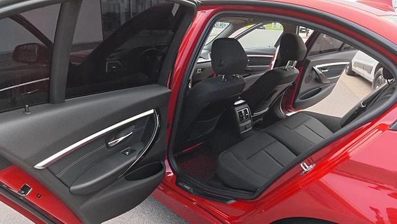 BMW 320d 8 of 10