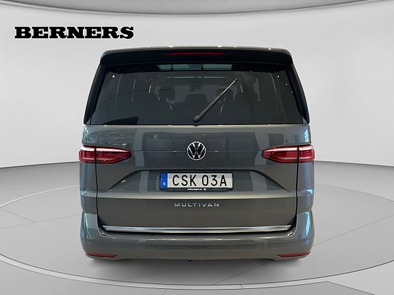 Volkswagen Multivan 4 of 5