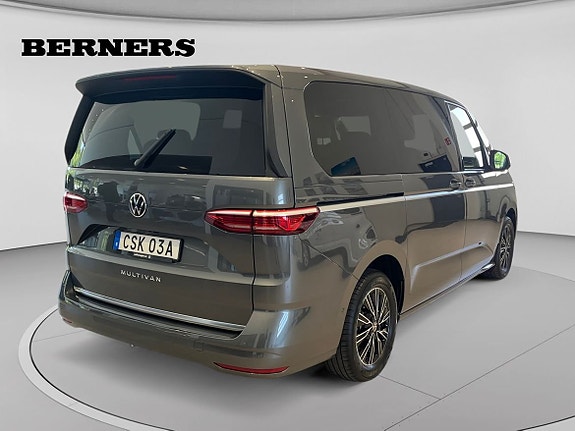 Volkswagen Multivan 5 of 5