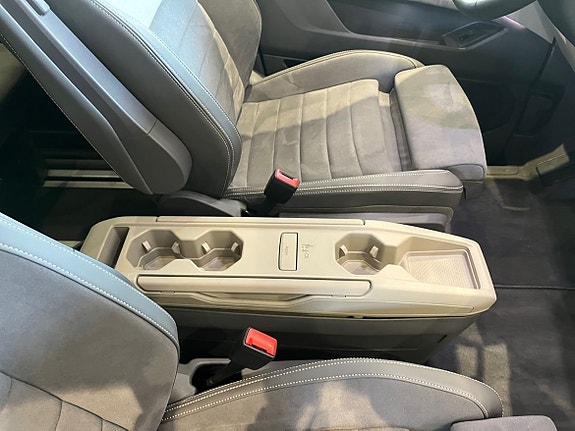 Volkswagen Multivan 11 of 18