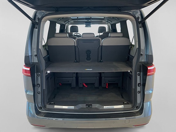 Volkswagen Multivan 17 of 18
