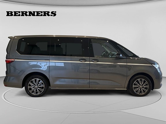 Volkswagen Multivan 6 of 18